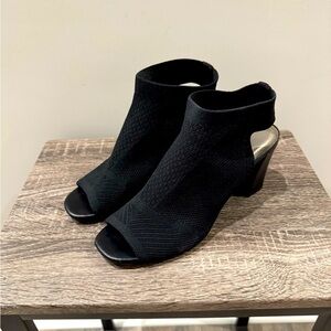 Like New Women's Heeled Sandals